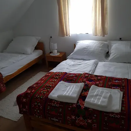 Joobarat Vendeghaz *