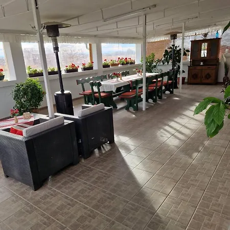 Joobarat Vendeghaz *