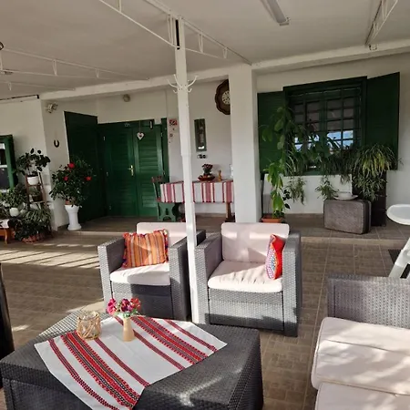 Joobarat Vendeghaz Διαμέρισμα *